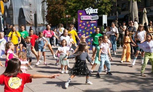 Ella Dvornik i Sandi Pego zalijepili se za dobru zabavu uz naljepnice Fixeez