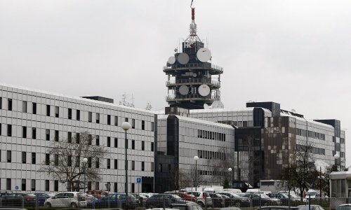 HRT: Kontrolor vas neće zaustaviti na cesti i naplatiti vam RTV pristojbu zato što imate mobitel