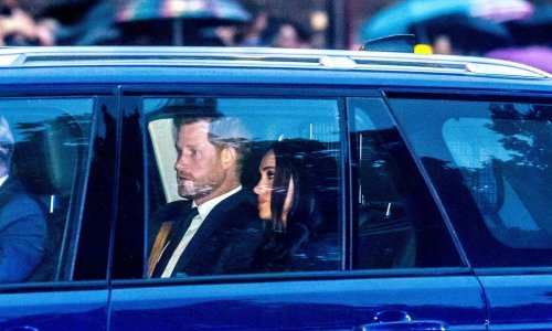Ujedinjeni u tuzi: Princ Harry i Meghan Markle pridružili su se ostatku obitelji u Buckinghamskoj palači