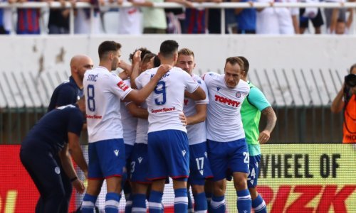 [VIDEO/FOTO] Hajduk totalno nadigrao nemoćnu Rijeku, a prvi gol domaćina bio je fantastičan, Biuk je uzeo loptu na svojoj polovici...