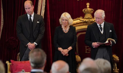 Iako su mnogi zagovarali to da Charles preskoči svoj red i dodijeli krunu starijem sinu Williamu, to se nije dogodilo, a evo i zašto