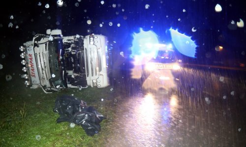 [FOTO/VIDEO] Nevrijeme u Čazmi napravilo totalnu štetu. Oštećen dalekovod, struje možda neće biti danima, ozlijeđena jedna djevojčica