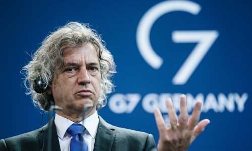 Skoro polovica ispitanika pozitivno ocjenjuje prvih sto dana slovenske vlade, najpopularniji političar premijer Golob