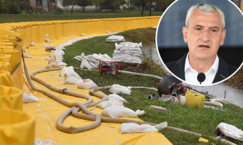Gradonačelnik Karlovca: Obrana od poplava barijerama napunjenima vodom se pokazala neuspješnim eksperimentom