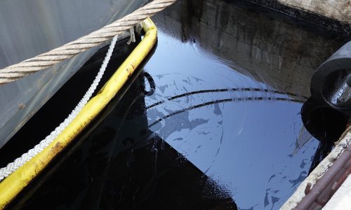 [FOTO/VIDEO] Iscurili novi podaci o zagađenju mora u Splitu, oglasio se MORH; mazut zagorčao život i Vranjičanima