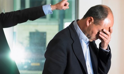 Odjavio se s posla dvije minute ranije pa dobio otkaz