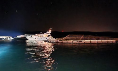 Motorna jahta zabila se u ribogojilište kod Dugog otoka