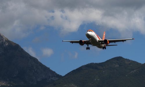 Zbog štrajka kontrolora leta paralizirane zračne luke u Africi