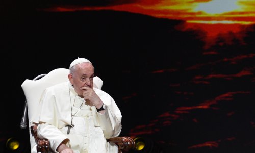 Papa moli Putina da zaustavi spiralu nasilja i žali zbog aneksije