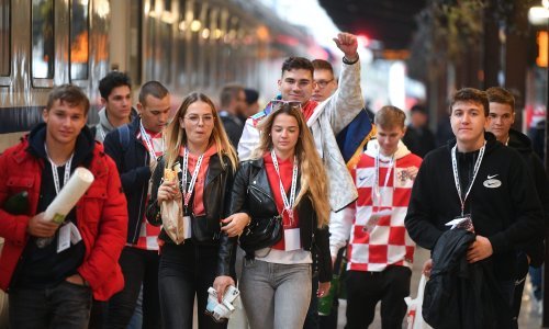 [FOTO] Opsada Beča! Pogledajte fotografije hrvatskog navijačkog vlaka koji je krenuo iz Zagreba