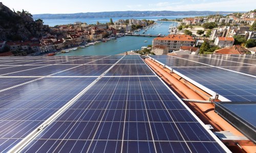 Mislili ste uz pomoć subvencija postaviti solarne panele? Debelo ste zakasnili ako već niste od HEP-a zatražili jedan važan dokument