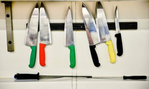 Povučeni kineski kuhinjski noževi zbog utvrđene veće migracije kroma