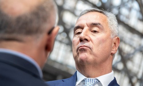Politička kriza u Crnoj Gori: Milo Đukanović pokušava raspustiti parlament, no isti taj parlament s novom proruskom većinom mogao bi smijeniti - njega