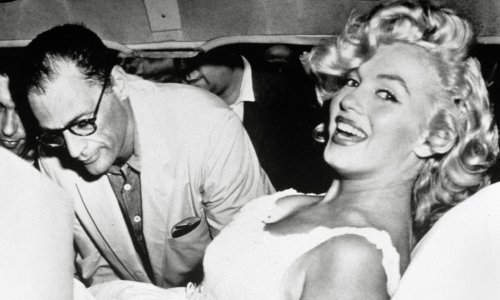 Punih 60 godina prošlo je od njezine smrti, no na imenu, liku i djelu Marilyn Monroe mnogi i dalje besramno zarađuju