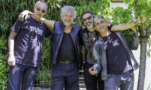 Daleka obala: 'Dan koncerta je kao team building. Stalno smo glasni i to nas izgleda nabrijava za svirku'