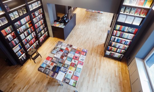 Koje su se knjige najviše kupovale tijekom ljeta? Moderna vremena donose veliku listu najprodavanijih naslova