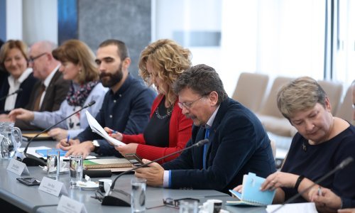 [VIDEO] Sindikati javnih službi odbili ponudu Vlade: 'Neprihvatljivo je da se naše plaće vežu za rast plaća saborskih zastupnika'