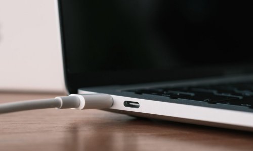 Spojili ste laptop na struju i on se ne puni? Evo što možete napraviti