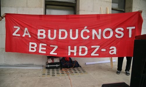 [FOTO/VIDEO] Radnička fronta održala prosvjed na kojem je pred vlast stavila sedam zahtjeva