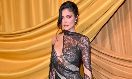 Kylie Jenner otkrila je sve čari svoje figure u zapanjujućoj haljini izrađenoj samo za nju