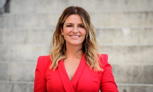 Puno cvijeća i smijeha: Antonija Blaće proslavila svoj veliki dan, a feštala je uz poznate dame