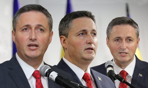 Tko je Denis Bećirović, Tuzlak koji je porazio Izetbegovića? Svađa se s Milanovićem, odbija govoriti engleski na TV-u, a ima i zanimljive razmjene s Rusima