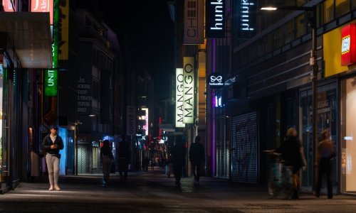 U Njemačkoj trgovine s ugašenim svjetlima i bez grijanja: 'Kupaca nema jer misle da ne radimo, egzistencija nam je ugrožena'