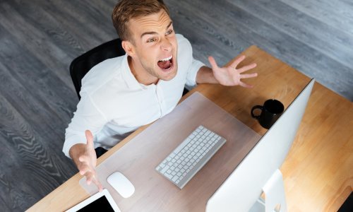 Evo zašto nas Facebook pretvara u mamlaze