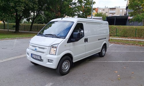 [FOTO/VIDEO] Vozili smo DFSK EC35: Praktični potpuno električni teretni kombi koji se najbolje snalazi u gradu