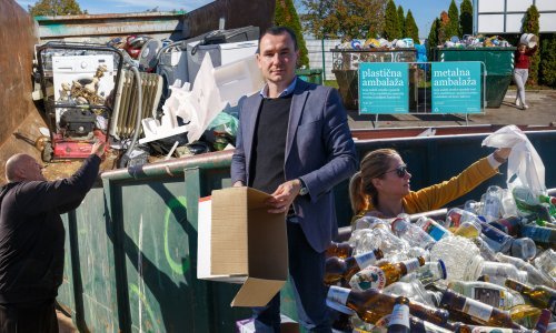 Provjerili smo kako su Osječani postali odlikaši u odvajanju otpada: Smeće iznose u papučama, a u reciklažnom dvorištu je kao na špici