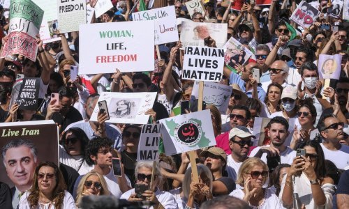 SAD uveo sankcije iranskim dužnosnicima zbog gušenja prosvjeda i ukidanja interneta