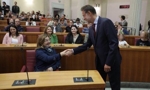 [FOTO/VIDEO] Nakon dvije godine Sabor otvorio vrata: Građani pohrlili u obilazak sabornice, evo što su Jandrokoviću predložili za 'neposlušne' zastupnike