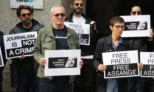 [FOTO] HND i SNH suprotstavili se izručenju Assangea