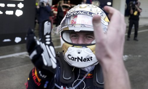 [FOTO] Kaotična utrka na stazi u Suzuki završila pobjedom Maxa Verstappena i obranom naslova svjetskog prvaka