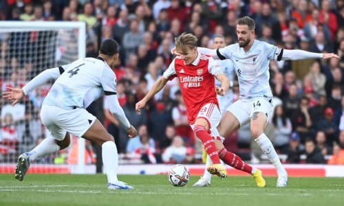 Ludi derbi Arsenala i Liverpoola; 'topnici' su poveli već u prvoj minuti, 'redsi' su se dva puta vraćali, ali to nije bilo dovoljno