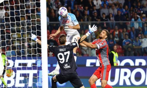 Napoli uvjerljivom pobjedom nastavio savršeni niz, Roma se s igračem više mučila protiv slabašnog Leccea