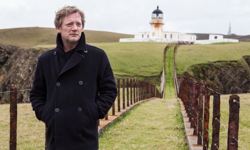 Britanske serije – zašto ih volimo i koje obavezno pogledati?