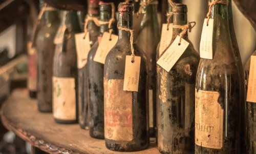 Staro vino može biti privlačno, ali oprez — ne stari svako vino na dobar način