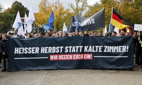 Sve glasniji prosvjedi protiv politike njemačke vlade prema Rusiji, sve više ljudi okreće se krajnjoj desnici