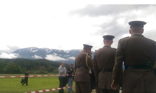 Austrijska policija razoružala Počasni vod HV-a, HNS traži ostavku Vlade