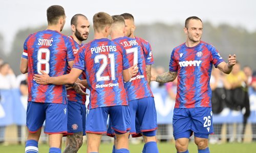 [VIDEO/FOTO] Hajduk prošao u Kupu u utakmici koja je imala sve - golove, crveni karton, prekid, penal, sjajnu atmosferu...