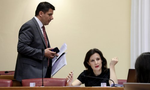 Orešković: Što dobivamo s elektronskom iskaznicom, a što se nije moglo riješiti na drugačiji način?