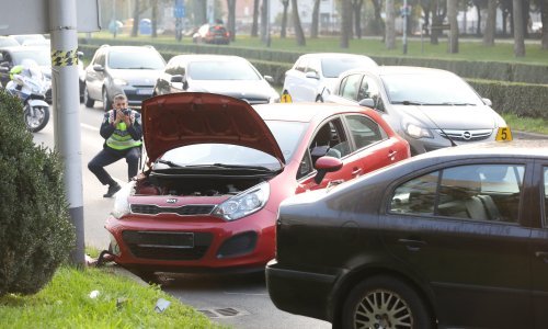Sudar dva automobila u zagrebačkoj Vukovarskoj uzrokovao veću gužvu