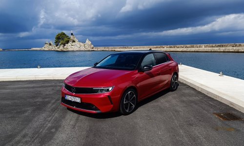 [FOTO/VIDEO] Vozili smo Opel Astru 1.2 130 KS AT8: Dinamičan hatchback, pravi predstavnik C-segmenta