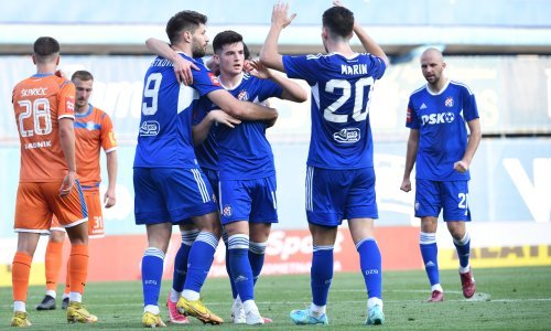 [VIDEO/FOTO] Dramatična utakmica na Maksimiru! Dinamo s igračem više preokrenuo utakmicu, pogledajte spektakl Petkovića za nova tri boda Čačićeve momčadi