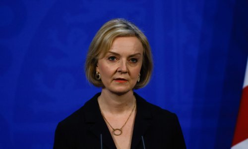 Salata je nadživjela, a Ryanair joj poklonio kartu u jednom smjeru: Mreže pršte vicevima na račun Liz Truss