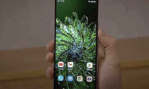 Motorola predstavila koncept telefona s neobičnim ekranom - na izvlačenje