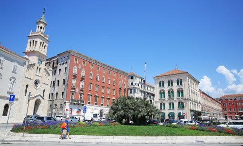 Bizarno! Bili smo na sastanku skupštine vjerovnika atraktivnog hotela Bellevue u srcu Splita: Frcale optužbe o kriminalu, a palo i cjenkanje