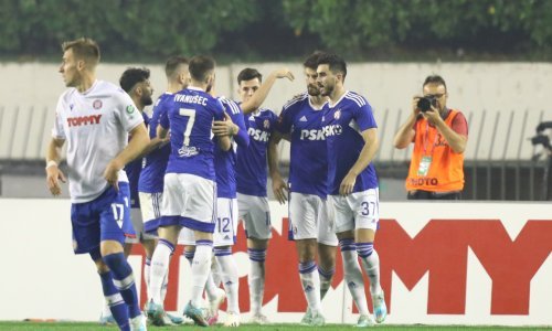 [VIDEO] Dinamu nakon intervencije iz VAR sobe dosuđen penal, a za izjednačenje je zabio Bruno Petković