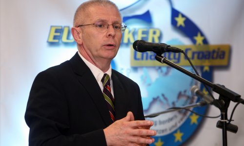 U ponedjeljak počinje uređenje prostora na kojem se zadržavaju migranti